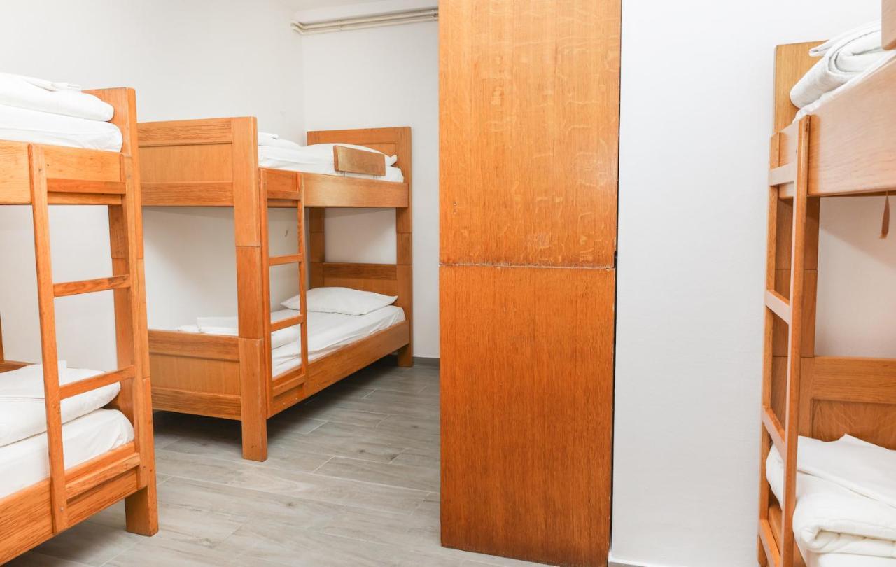 Hostel Hi *
